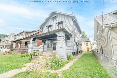 512 Maxwell St, Charleston, WV, 25311-2032 | Card Image