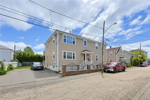 6 Wilson St, Bristol, RI, 02809-3314 | Card Image