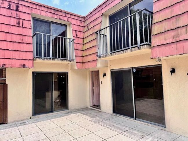 217 Live Oak Ln, Condo with 2 bedrooms, 3 bathrooms and null parking in Boynton Beach FL | Image 12