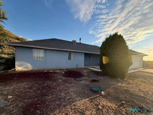 897 Road 3000, Aztec, NM, 87410-9512 | Card Image