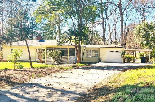 2401 Vista Dr, Charlotte, NC, 28212-6206 | Card Image