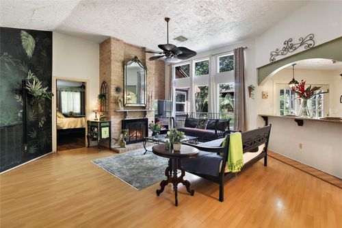 343 Richvale Ln, Webster, TX, 77598-2552 | Card Image