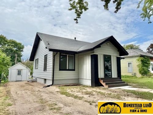 927 B St, Fairbury, NE, 68352-1951 | Card Image