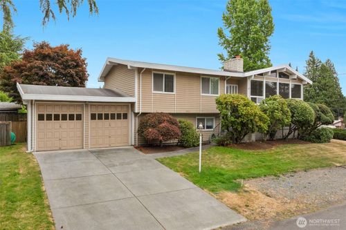 19122 34th Pl S, SeaTac, WA, 98188-5240 | Card Image