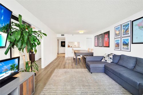 apt-31e-555 Ne 15th St, Miami, FL, 33132-1432 | Card Image