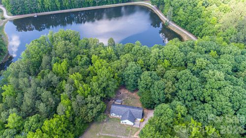 719 Phillipstown Rd, Kershaw, SC, 29067-8560 | Card Image
