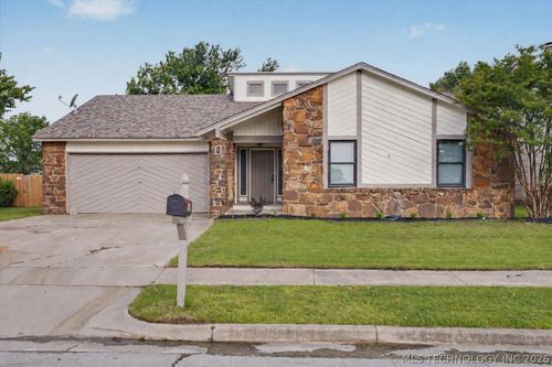 8426 N 117th East Ave, Owasso, OK, 74055-2135 | Card Image