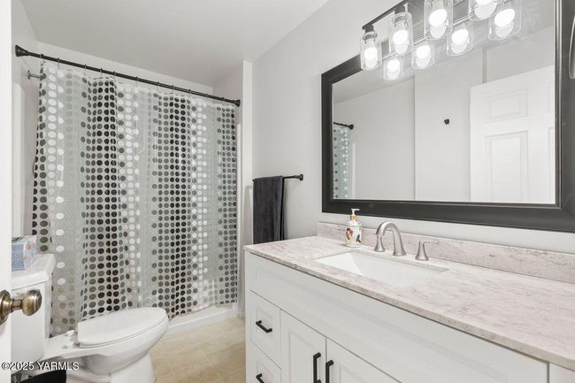 Guest Bathroom | Image 14