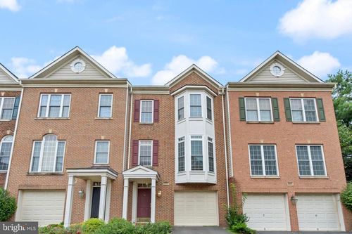 5382 Lavender Mist Ct, CENTREVILLE, VA, 20120-2613 | Card Image