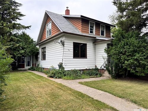 307 1 St E, Wynyard, SK, S0A4T0 | Card Image
