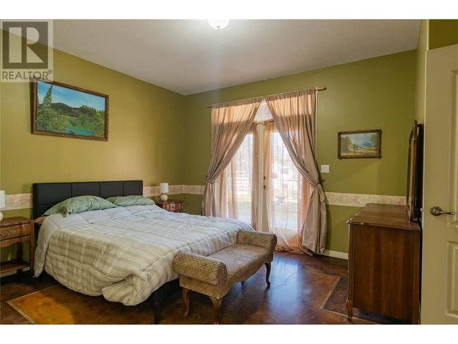 250 1 St Ave, House other with 3 bedrooms, 5 bathrooms and 3 parking in Kootenay Boundary BC | Image 54
