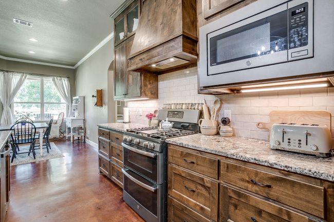 11035 Orchards Blvd, House other with 4 bedrooms, 3 bathrooms and null parking in Cleburne TX | Image 13