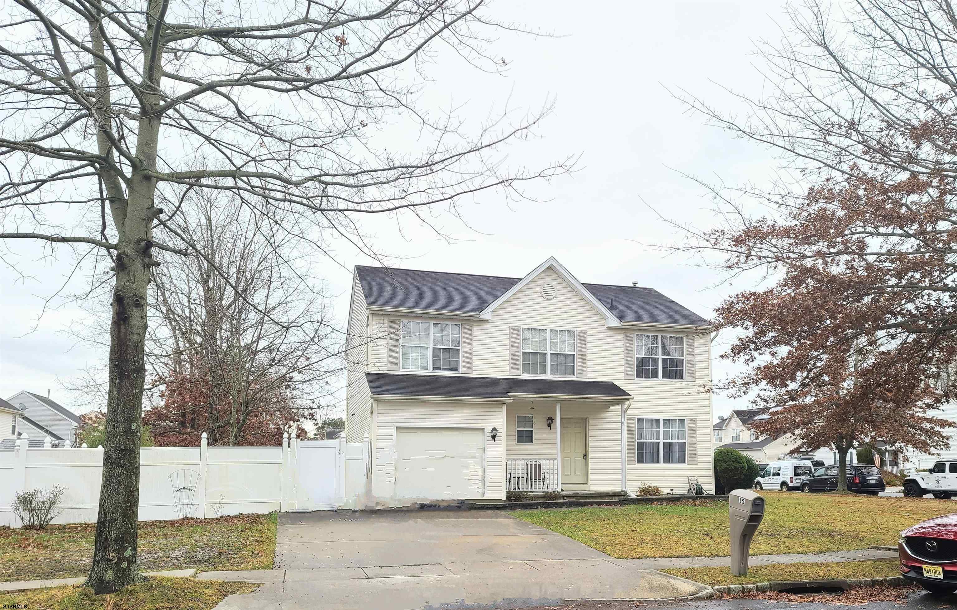 Crestwood Cir, Egg Harbor Township, NJ 08234