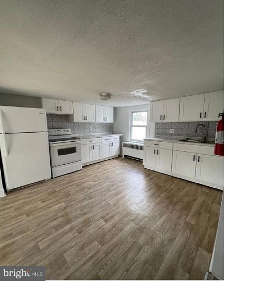 11 Main St, New Egypt, NJ, 08533-1403 | Card Image