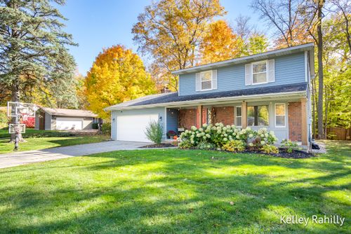4756 Larkwood Dr Se, Kentwood, MI, 49508-5043 | Card Image