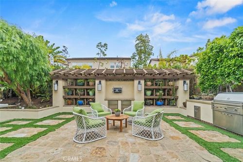 208 Radial, Irvine, CA, 92618-0824 | Card Image