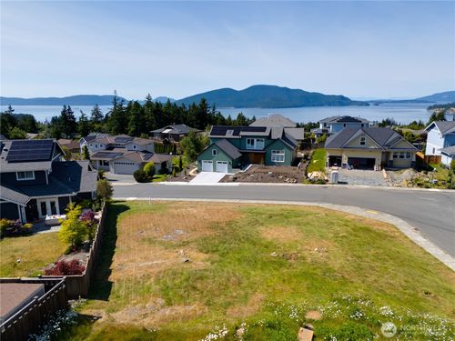 3901 Rock Ridge Pkwy, Anacortes, WA, 98221-4515 | Card Image