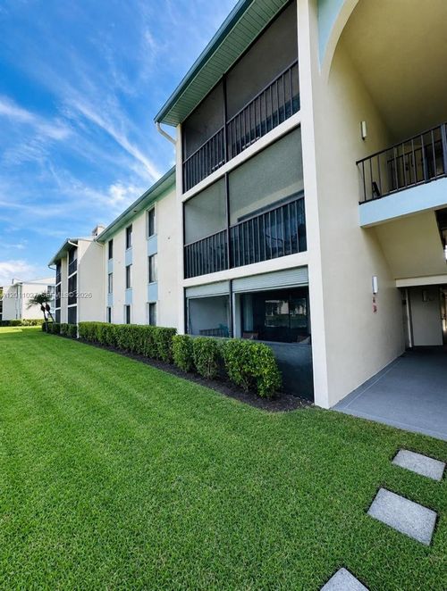 c1-1110 Green Pine Blvd, West Palm Beach, FL, 33409-7054 | Card Image