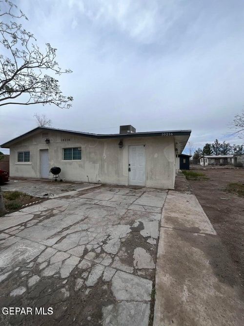 b-10216 Celedon Cir, Socorro, TX, 79927-1802 | Card Image