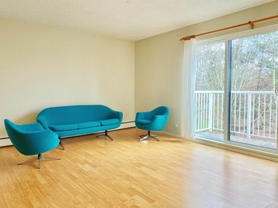 301 - 7240 Lindsay Rd, Condo with 2 bedrooms, 1 bathrooms and 1 parking in Richmond BC | Image 3