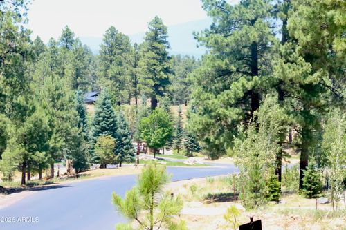 105-10-066-3235 S Tehama Cir, Flagstaff, AZ, 86005-2737 | Card Image