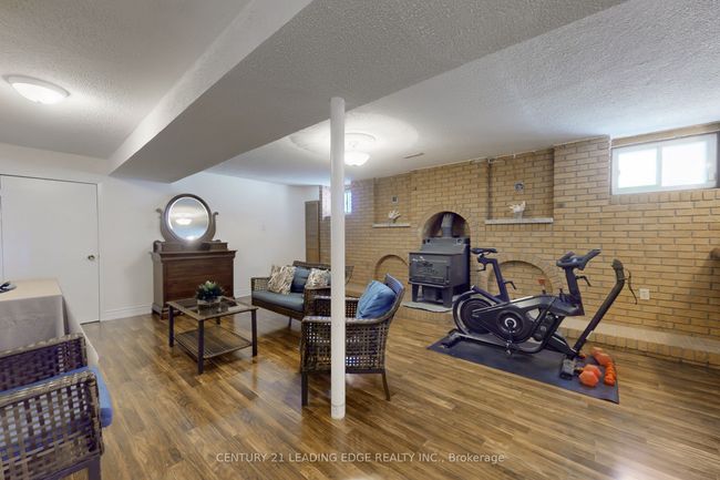 17 Jardine St, House other with 6 bedrooms, 4 bathrooms and 2 parking in Brampton ON | Image 40
