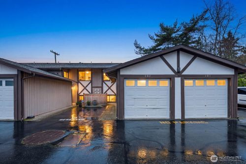 102-323 Sw 112th St, Seattle, WA, 98146-2351 | Card Image