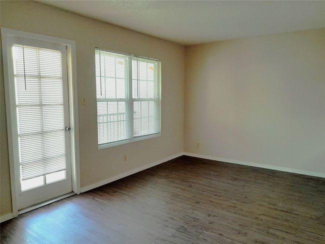 APT-27 - 910 Duncan Ln, Condo with 1 bedrooms, 1 bathrooms and null parking in Austin TX | Image 5