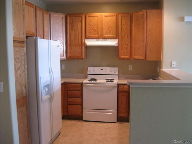 8338 Stonybridge Cir, Townhouse with 2 bedrooms, 3 bathrooms and 2 parking in Highlands Ranch CO | Image 8