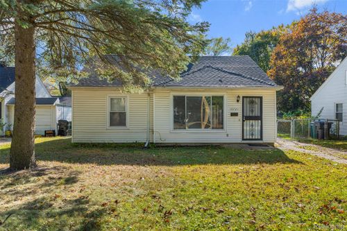 10721 Troy St, Oak Park, MI, 48237-3940 | Card Image