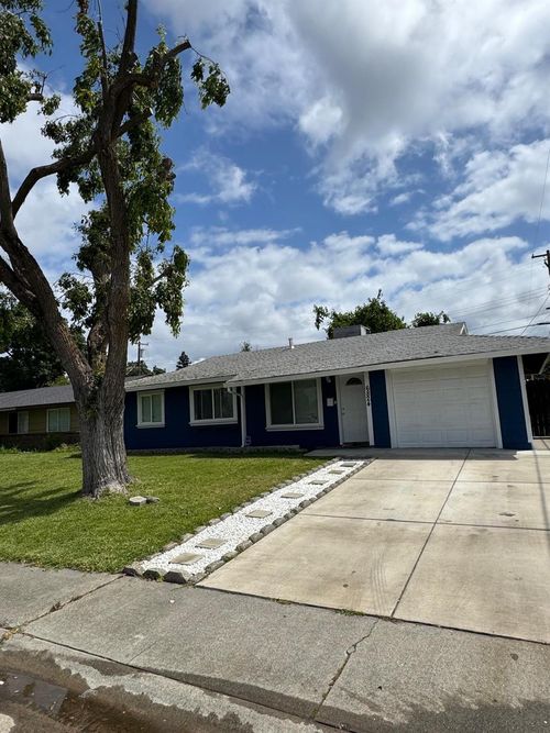 6824 Lumry Street, North Highlands, CA, 95660 | Card Image