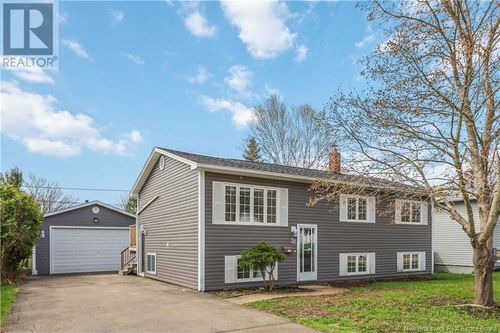 32 Ashburn Ave, Riverview, NB, E1B3C7 | Card Image