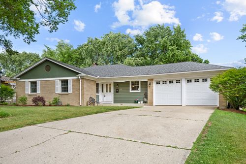 810 N Allen Ave, McHenry, IL, 60050-5710 | Card Image