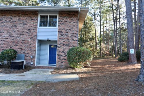 apt-24-365 W Illinois Ave, Southern Pines, NC, 28387-5833 | Card Image