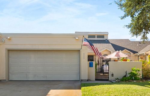 111 Sugar Creek Dr, Rockport, TX, 78382-6861 | Card Image