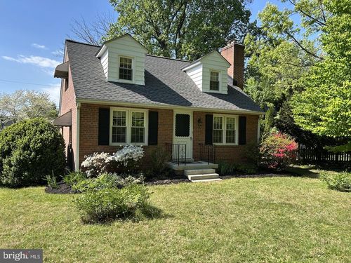 124 Chestnut Ave, Washington Grove, MD, 20880-2026 | Card Image