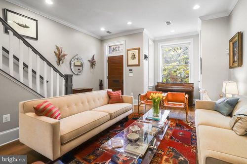 124 11th St Ne, WASHINGTON, DC, 20002-6216 | Card Image