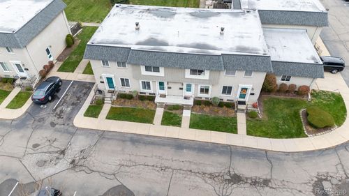 104-4468 15 Mile Rd, Sterling Heights, MI, 48310-5586 | Card Image