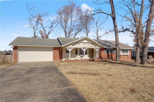 2605 W White Oak Dr, Rogers, AR, 72758-4861 | Card Image