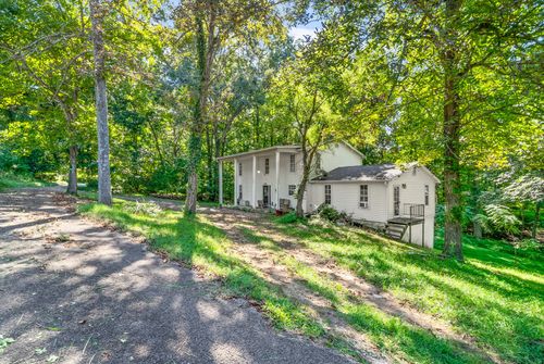 1218 Spring St, Dover, TN, 37058-3305 | Card Image