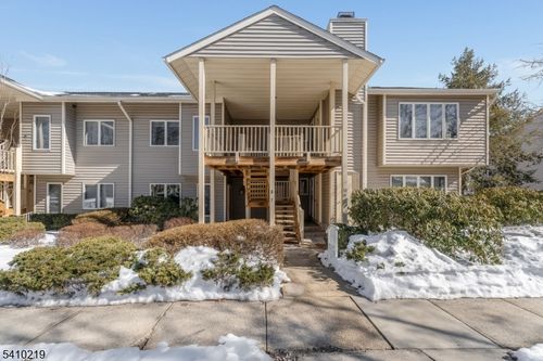 7 Westchester Ter, Annandale, NJ, 08801-1624 | Card Image