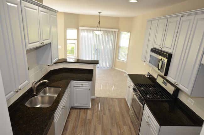 1211 Townes Cir, Townhouse with 3 bedrooms, 4 bathrooms and 2 parking in Aurora IL | Image 8