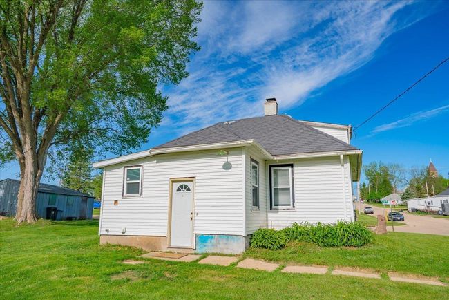 500 2 Nd Ave, House other with 2 bedrooms, 1 bathrooms and null parking in HOLLANDALE WI | Image 44