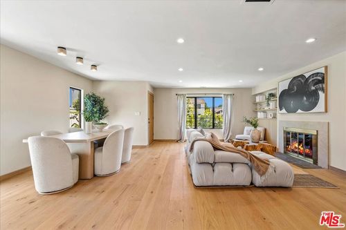 14537 Hesby St, Sherman Oaks, CA, 91403-1712 | Card Image