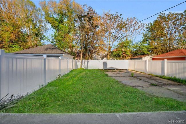 17550 Ohio St, House other with 3 bedrooms, 2 bathrooms and null parking in Detroit MI | Image 32