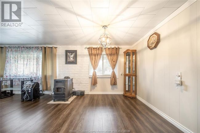 5 Elm Crt, Home with 2 bedrooms, 1 bathrooms and null parking in Mcgregor ON | Image 15
