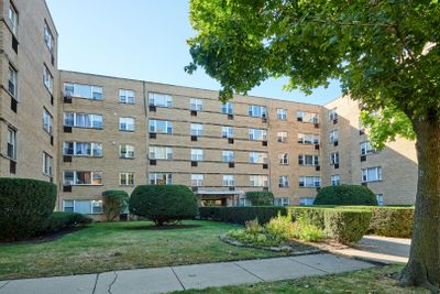 405 - 2115 W Farwell Avenue, Condo with 1 bedrooms, 1 bathrooms and 1 parking in Chicago IL | Image 1