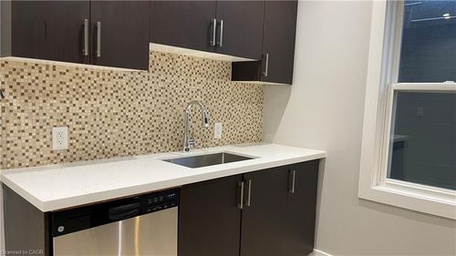 301-1544 King St E, Hamilton, ON, L8K1S9 | Card Image