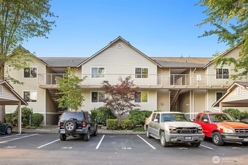 apt-b303-11527 Highway 99, Everett, WA, 98204-4614 | Card Image