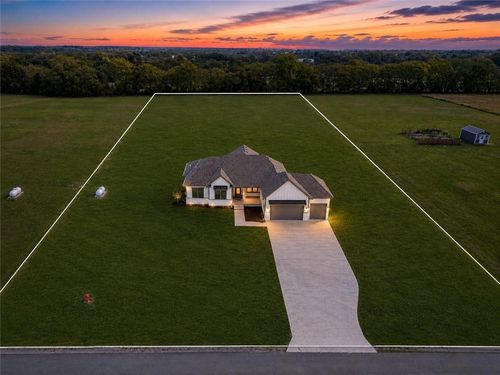 13511 Woodland Ranch Dr, Lone Jack, MO, 64086-5203 | Card Image